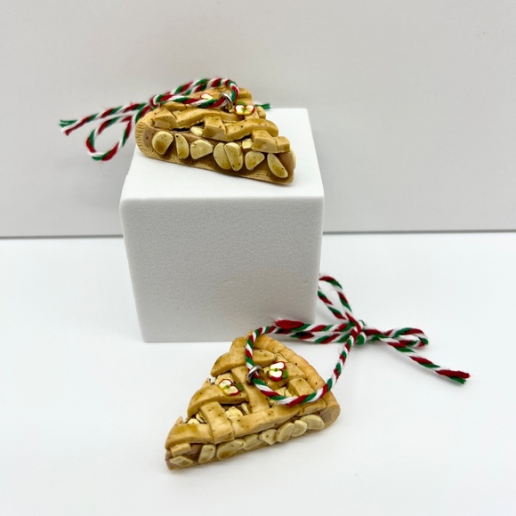 Applie Pie Christmas Ornament – Handmade Clay Dessert Tree Decoration - Picture 8 of 13